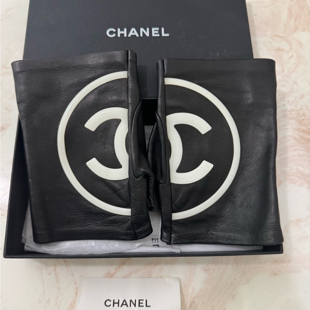 CHANEL  Fingerless Leather Gloves